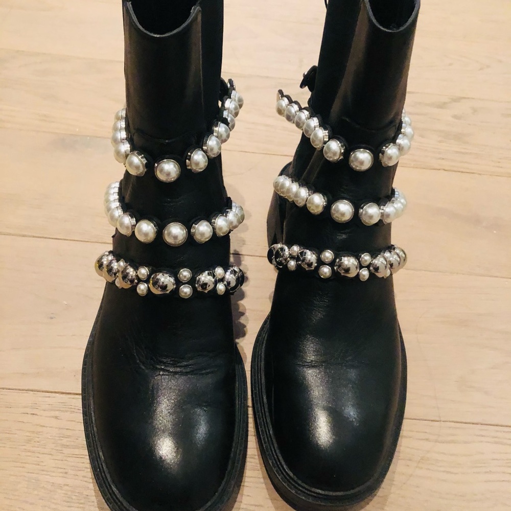 Zara Chelsea boots